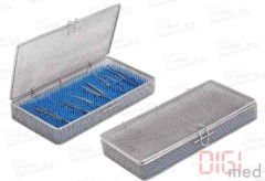 Feinmaschiger Siebkorb für Mikroinstrumente mit Silikonmatte